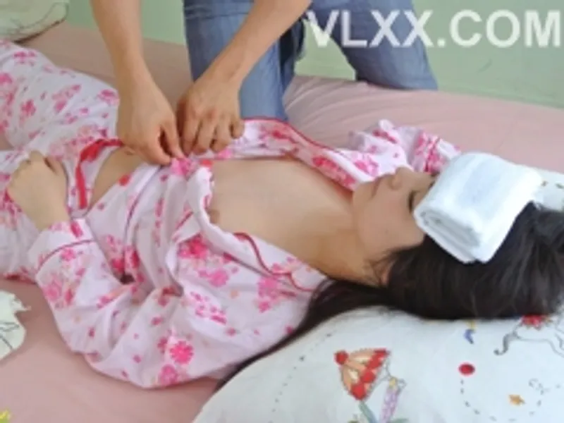 Cho uống thuốc kích dục rồi phang cháu gái mới lớn